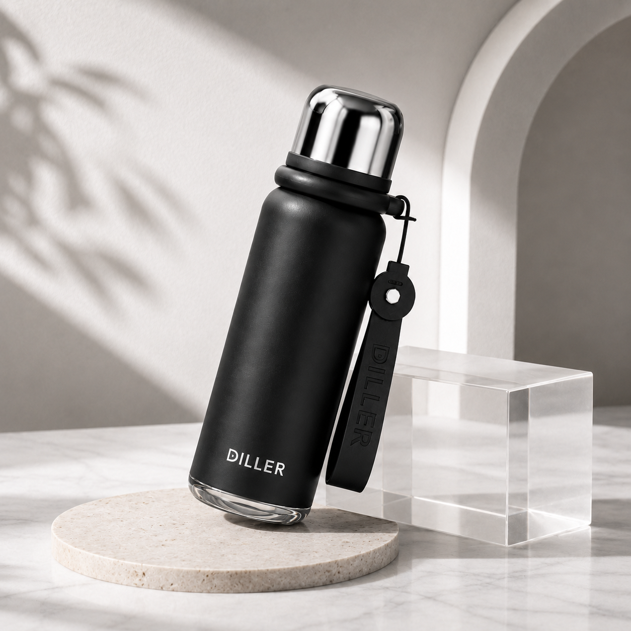 DILLER 580ML Vacuum Insulated Thermos Bottle 316L Stainless Steel 6-Layer Insulation with Carry Strap